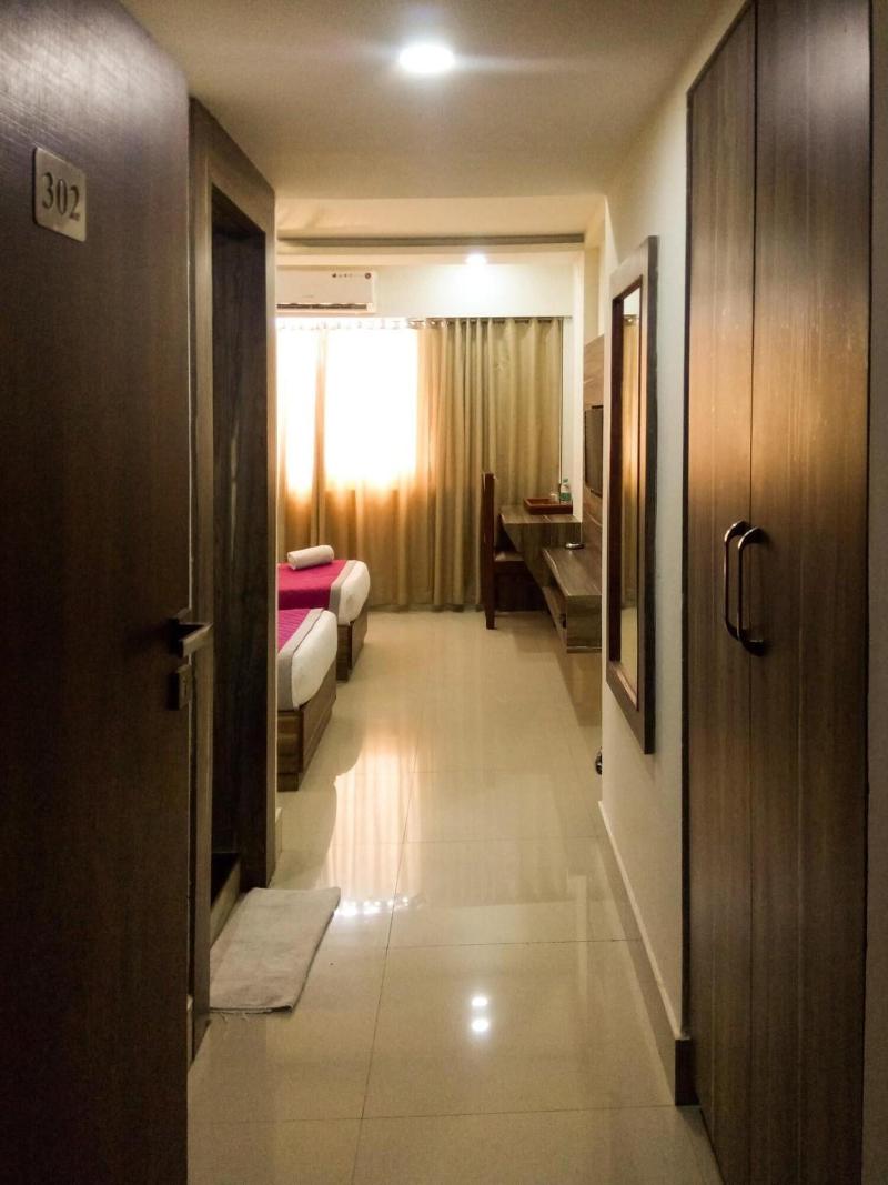 Nexstay Crystal Residency image