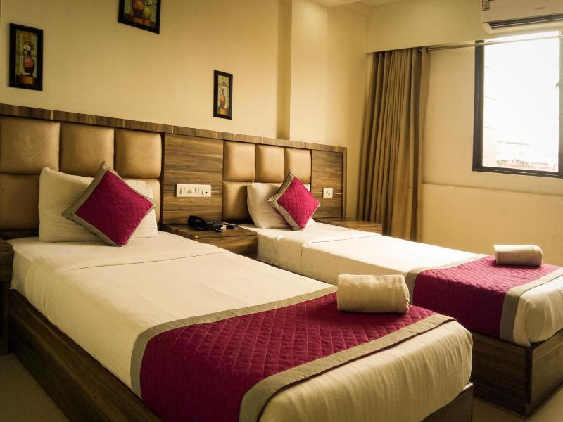Nexstay Crystal Residency image