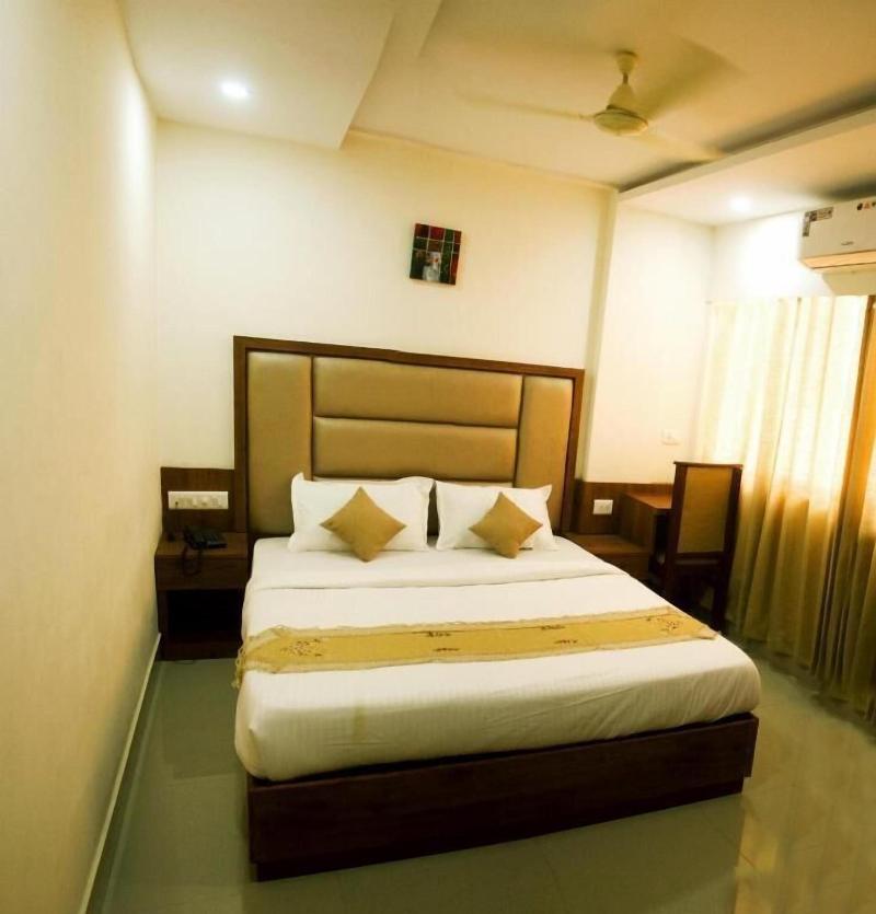 Nexstay Crystal Residency image