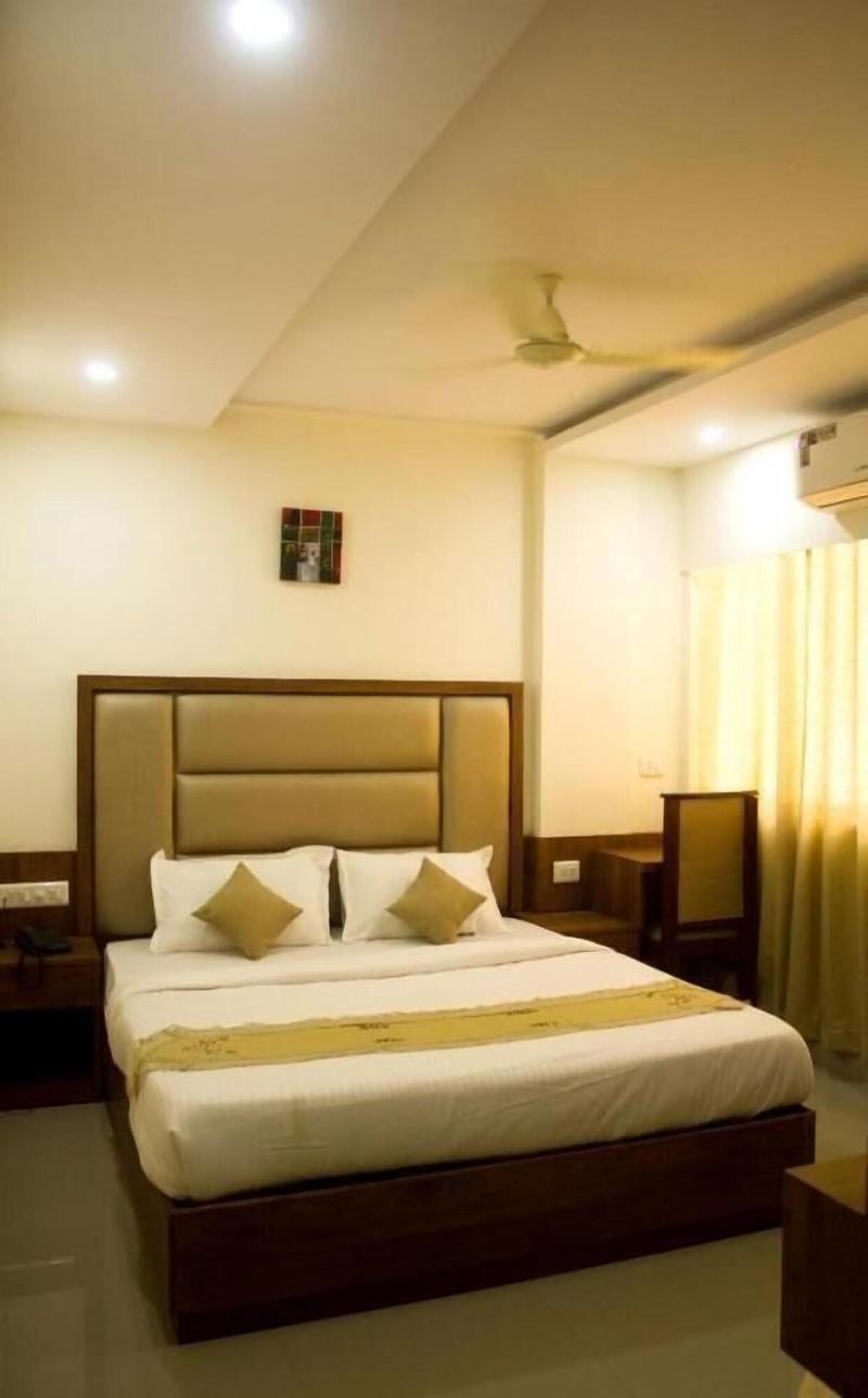 Nexstay Crystal Residency image