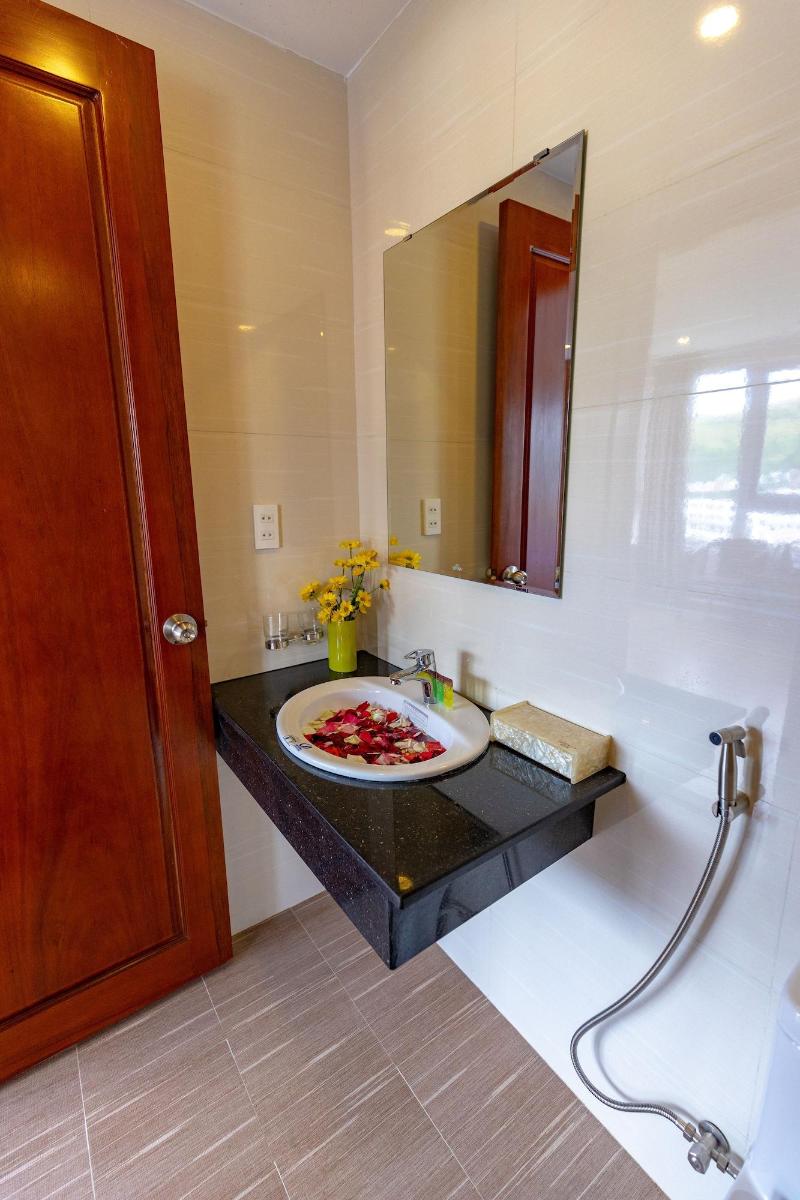 Canary Nha Trang Hotel image