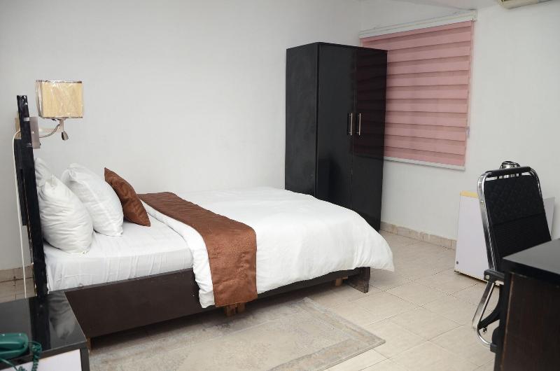 Cynarisso Hotel Lagos image