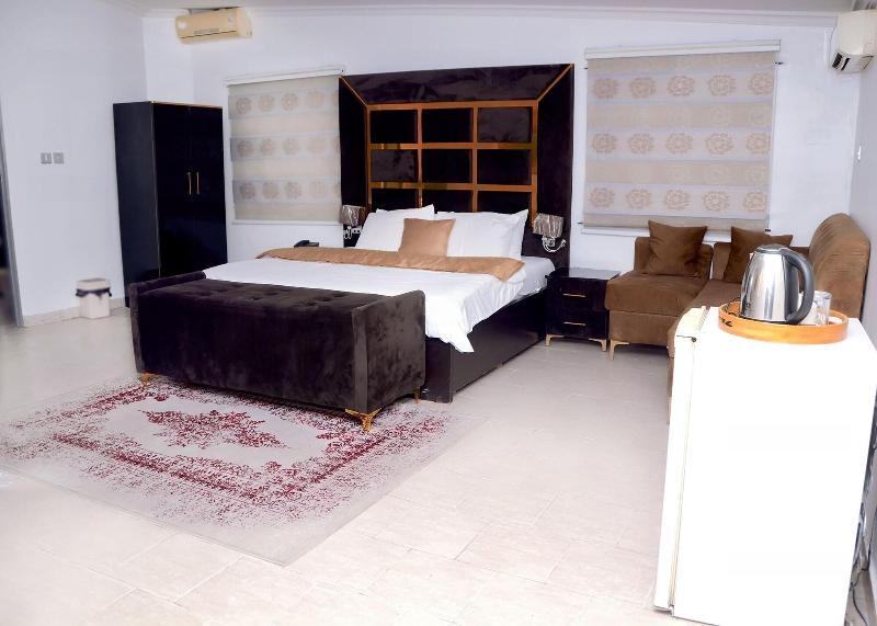 Cynarisso Hotel Lagos image