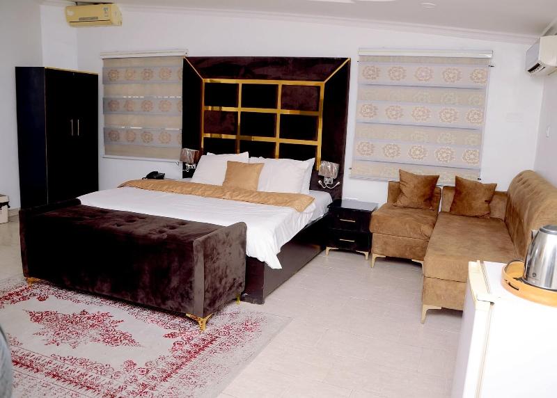 Cynarisso Hotel Lagos image