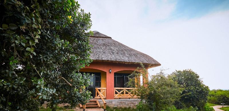 Buffalo Safari Lodge image