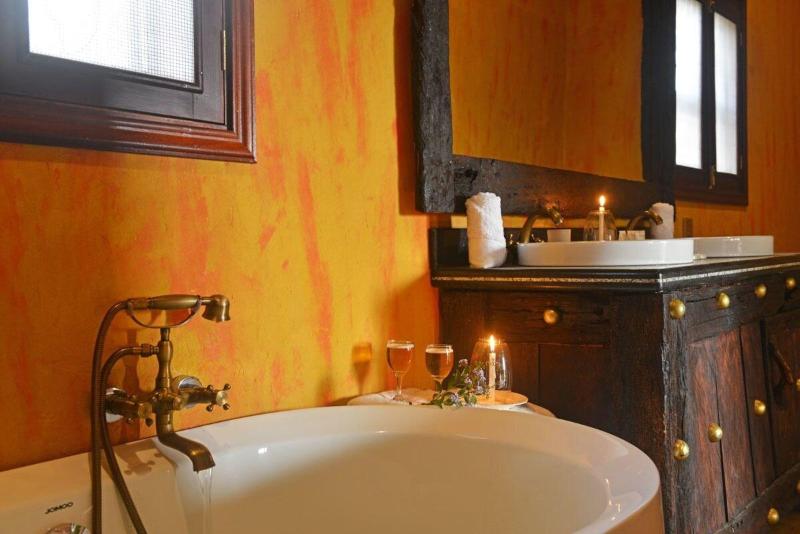 Buffalo Safari Lodge image