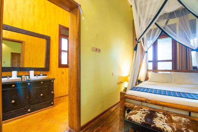 Buffalo Safari Lodge image