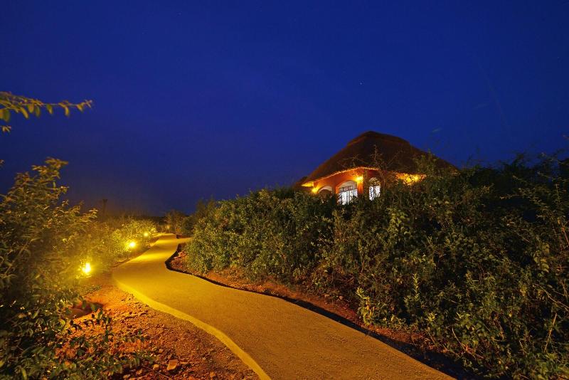 Buffalo Safari Lodge image