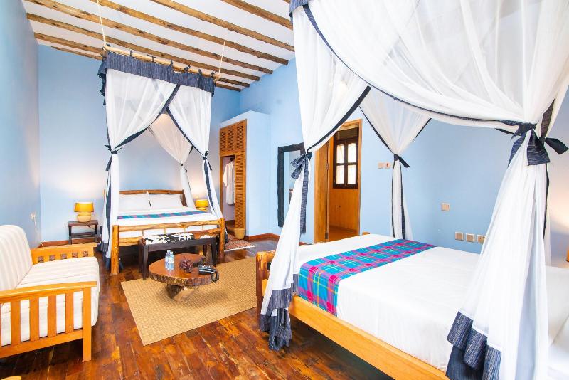 Buffalo Safari Lodge image