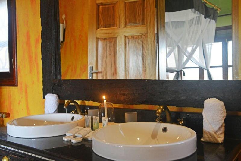 Buffalo Safari Lodge image