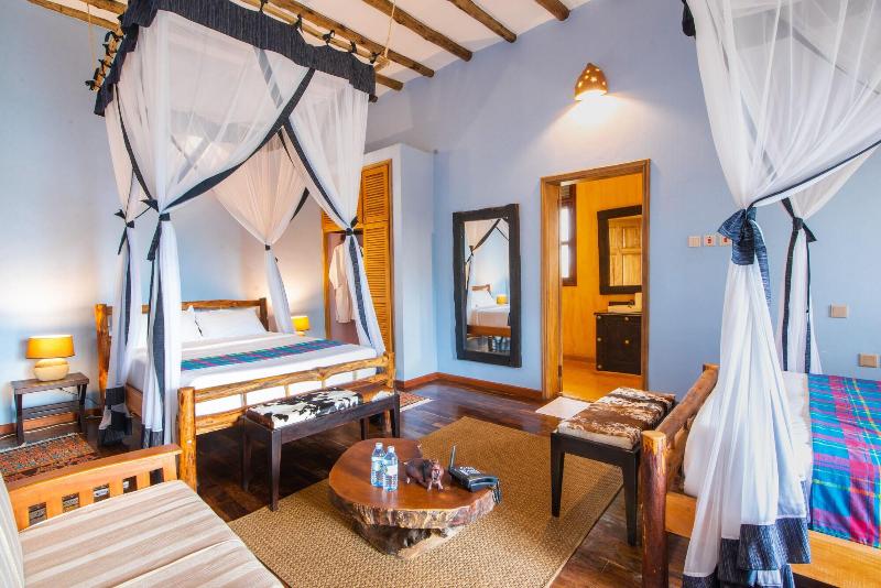 Buffalo Safari Lodge image