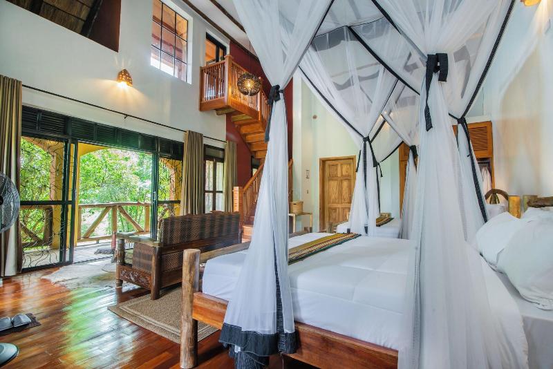 Buffalo Safari Lodge image