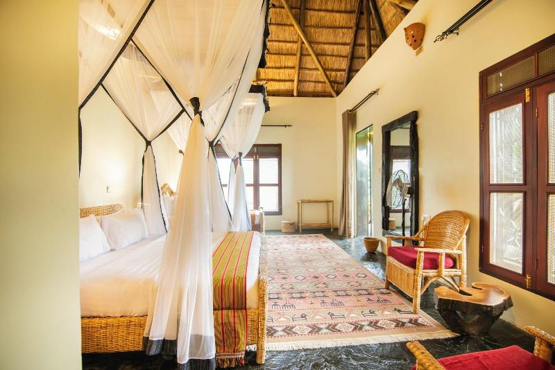 Buffalo Safari Lodge image