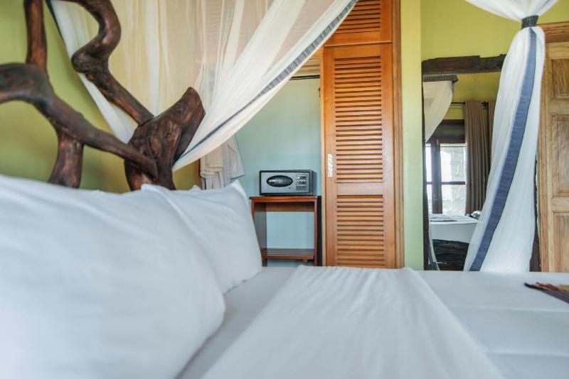 Buffalo Safari Lodge image