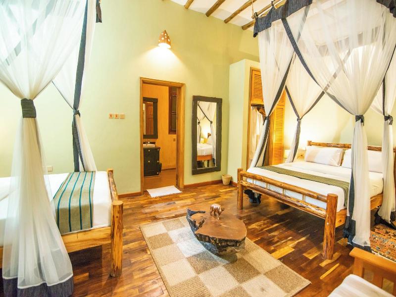 Buffalo Safari Lodge image