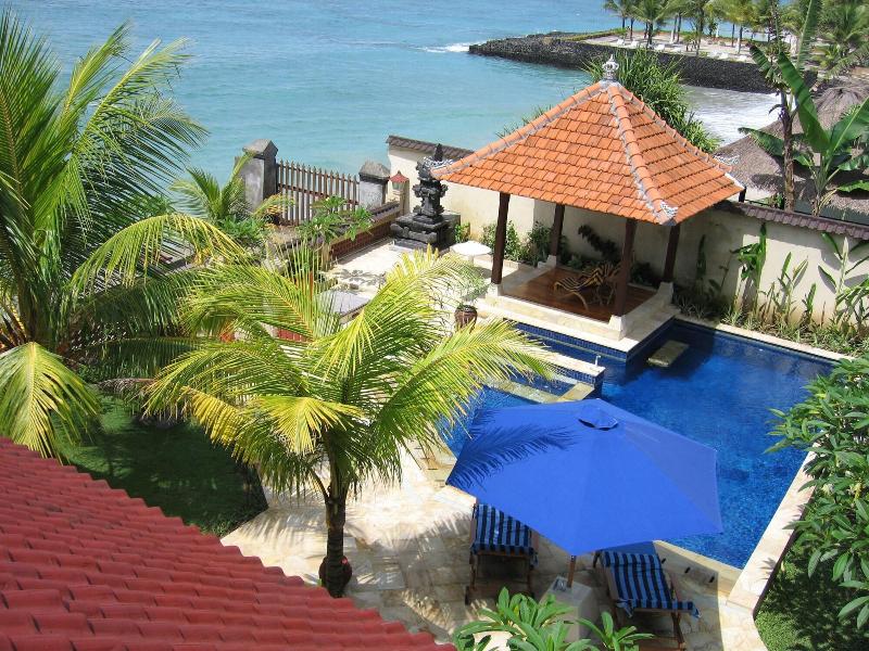 Nusa Indah Bungalows Candidasa image