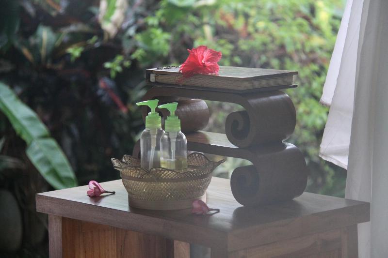 Nusa Indah Bungalows Candidasa image