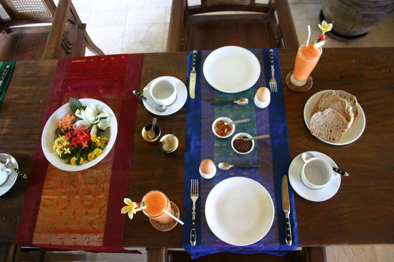 Nusa Indah Bungalows Candidasa image