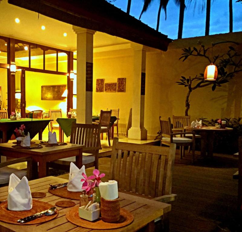 Nusa Indah Bungalows Candidasa image