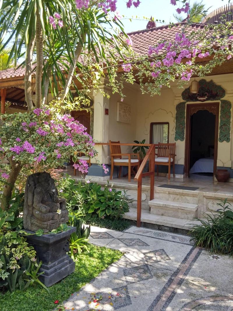 Nusa Indah Bungalows Candidasa image