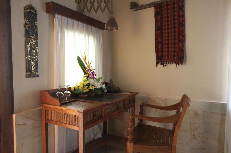 Nusa Indah Bungalows Candidasa image