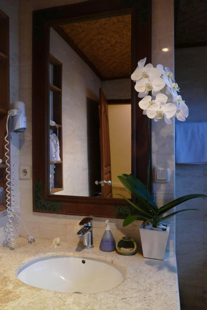 Nusa Indah Bungalows Candidasa image