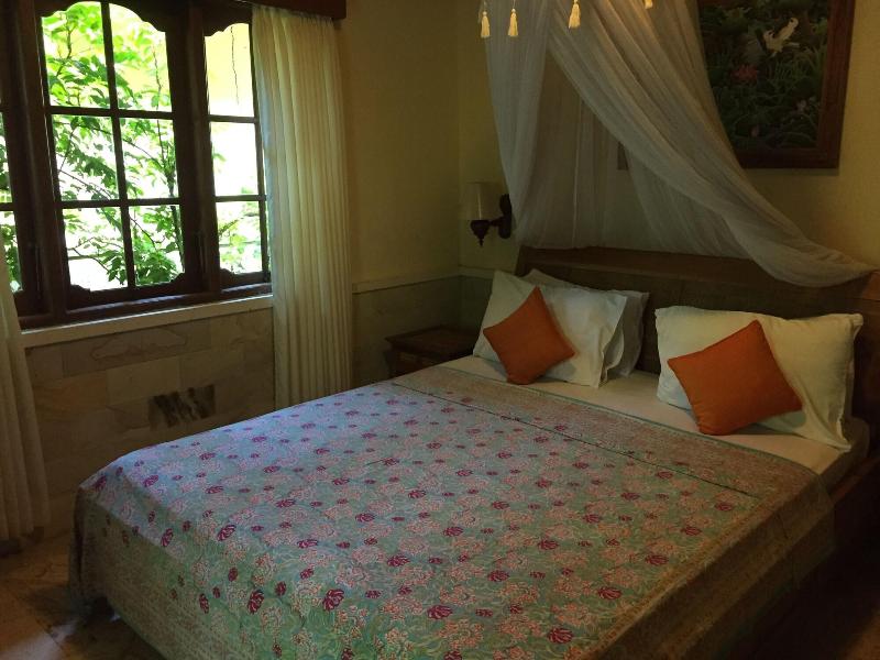 Nusa Indah Bungalows Candidasa image