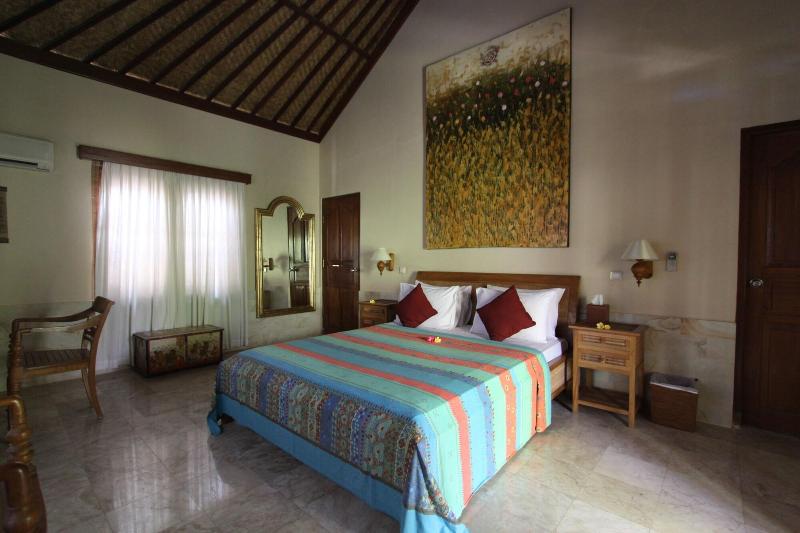 Nusa Indah Bungalows Candidasa image