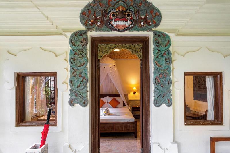 Nusa Indah Bungalows Candidasa image