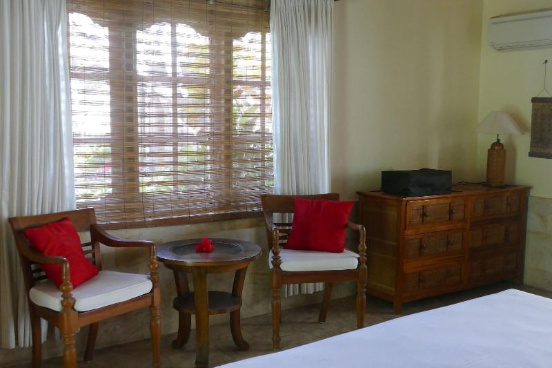 Nusa Indah Bungalows Candidasa image