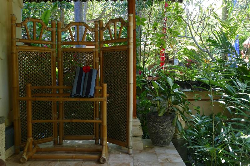 Nusa Indah Bungalows Candidasa image