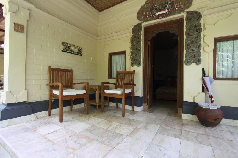 Nusa Indah Bungalows Candidasa image
