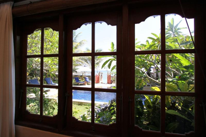 Nusa Indah Bungalows Candidasa image