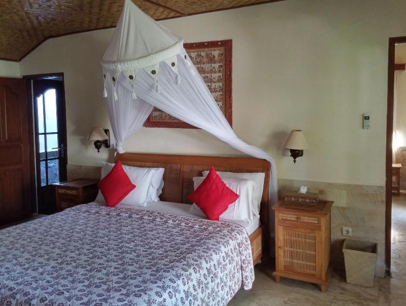 Nusa Indah Bungalows Candidasa image
