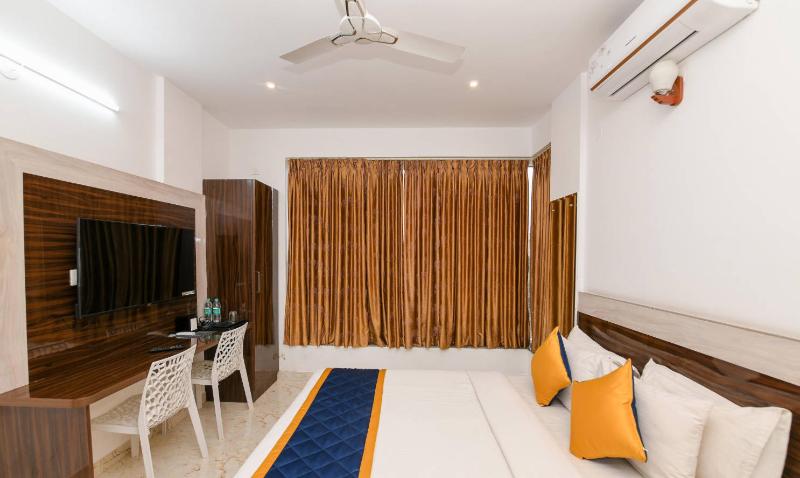 Keerthis Royal Suites image