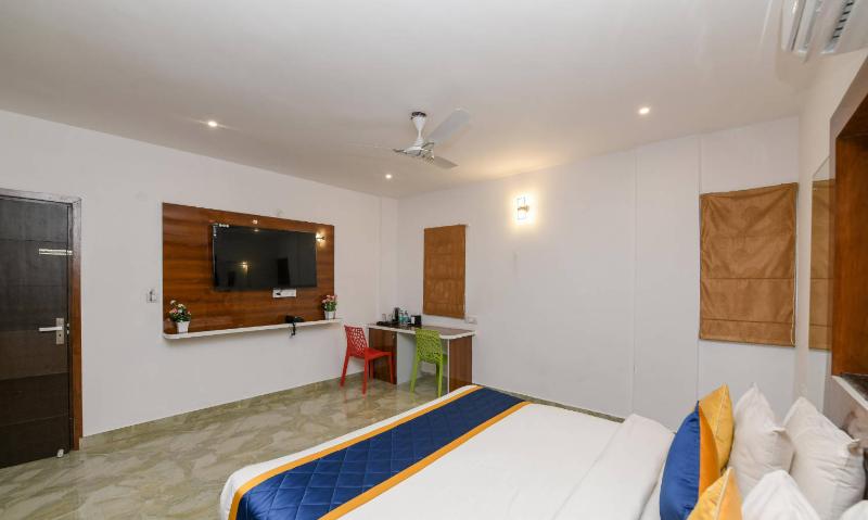 Keerthis Royal Suites image