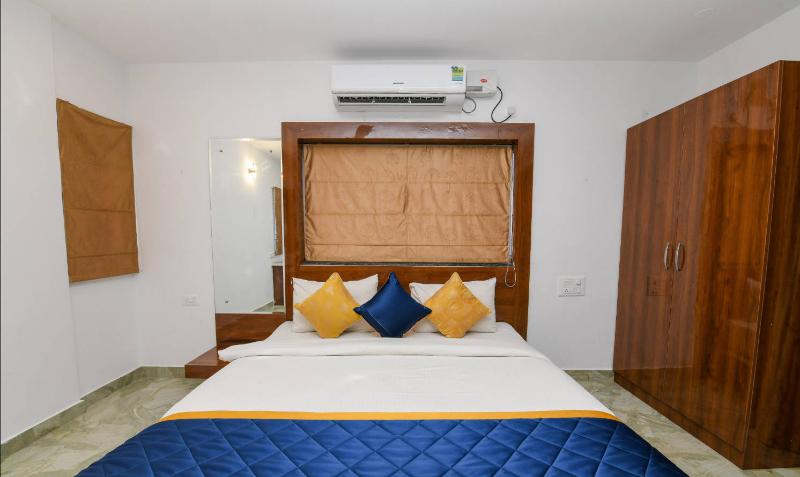 Keerthis Royal Suites image