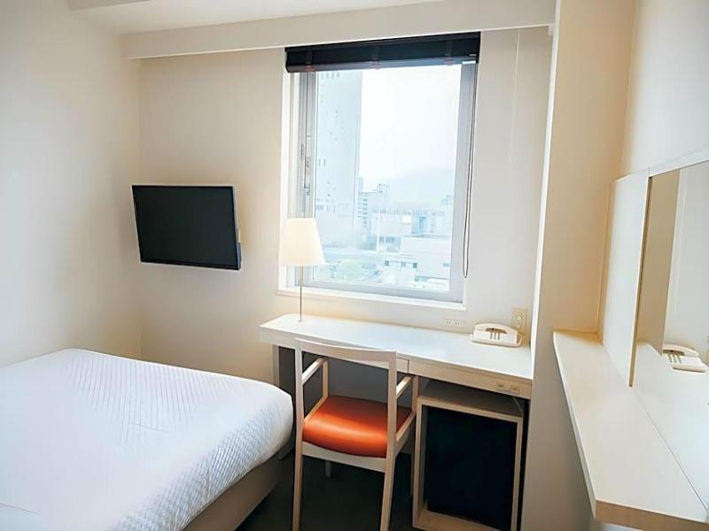 Quintessa Hotel Kokura Comic & Books image