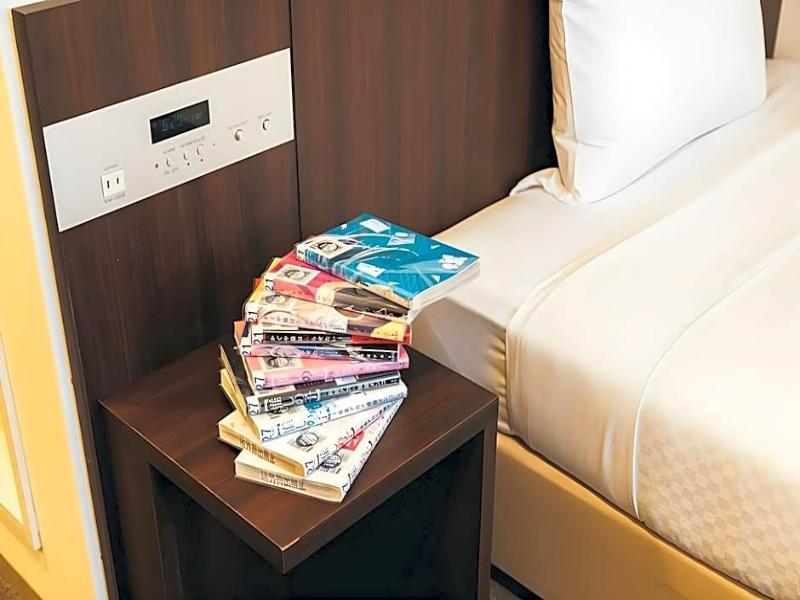 Quintessa Hotel Kokura Comic & Books image