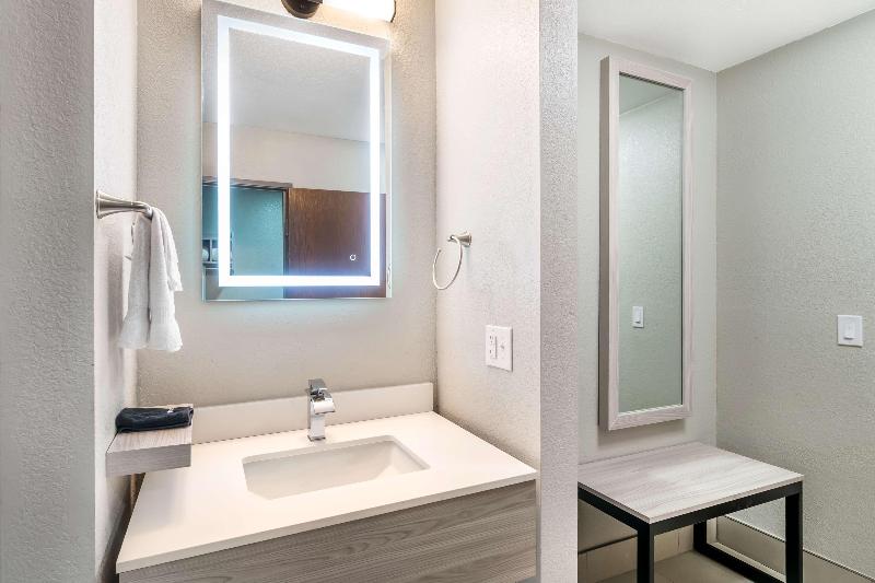 Best Western Park City Wichita North image