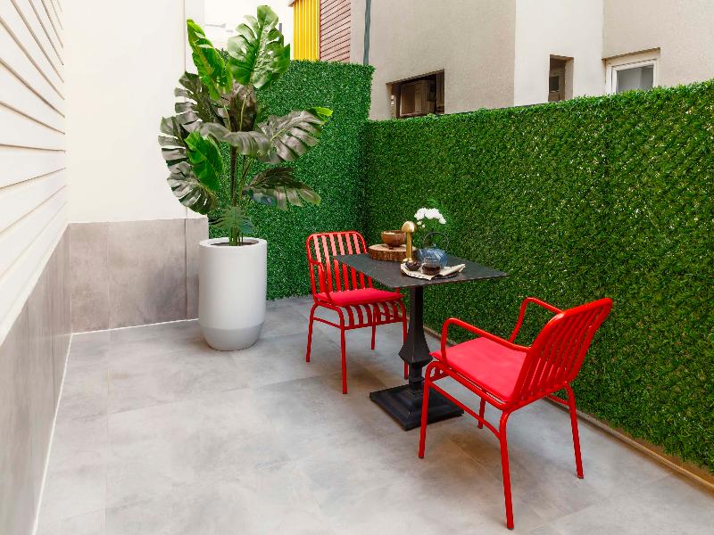 Luff Living Adult Only +12 Plus  Ex One Living image