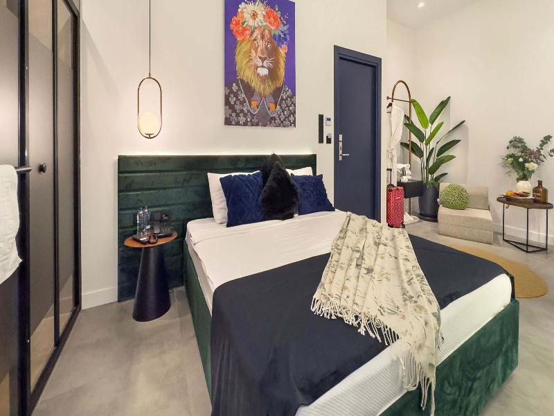Luff Living Adult Only +12 Plus  Ex One Living image