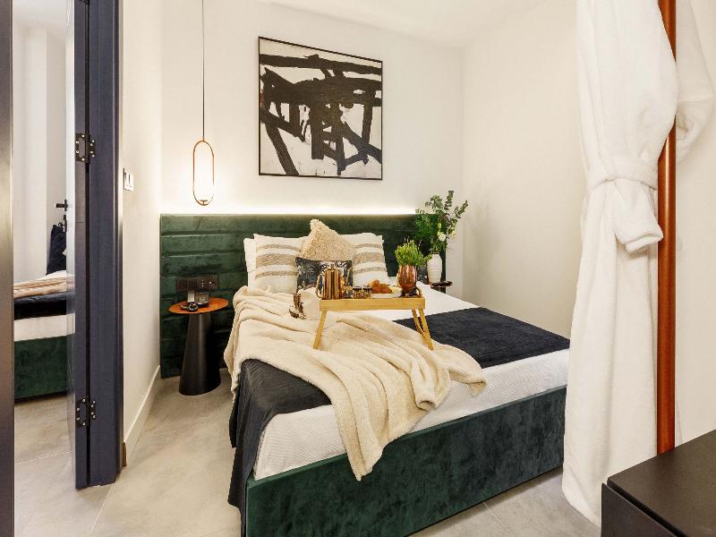 Luff Living Adult Only +12 Plus  Ex One Living image