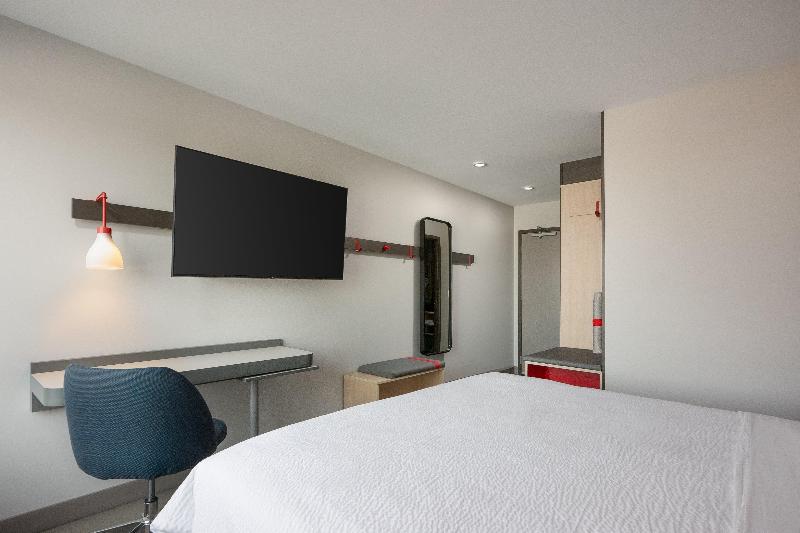 Avid Hotel Oak Creek By IHG image