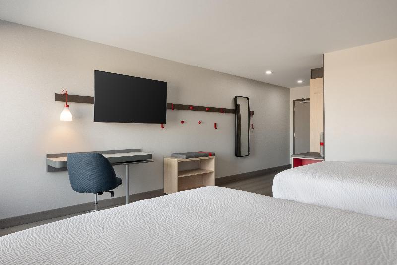 Avid Hotel Oak Creek By IHG image