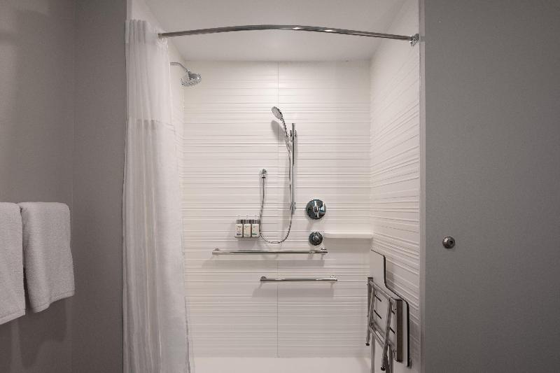 Avid Hotel Oak Creek By IHG image