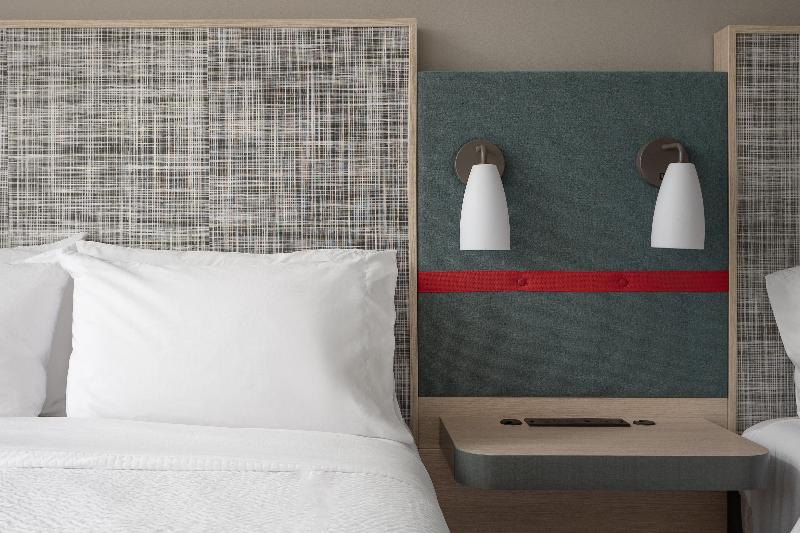 Avid Hotel Oak Creek By IHG image