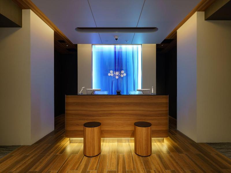 Hotel Sails image