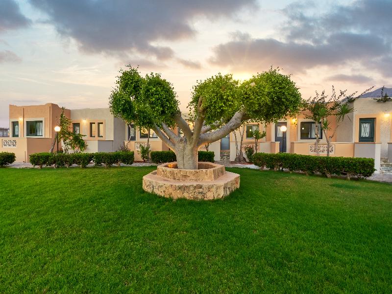 Golden Bay Apartments-Garden Haven — general view