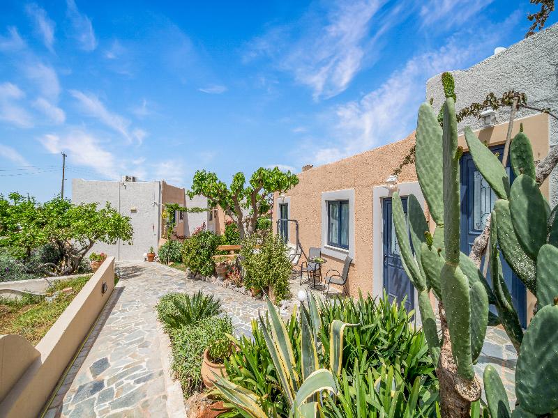 Golden Bay Apartments-Garden Haven — general view